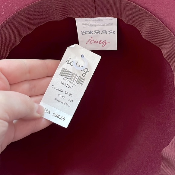 NWT Icing Bedazzled Burgundy Large Floppy Hat, never worn - Picture 2 of 3